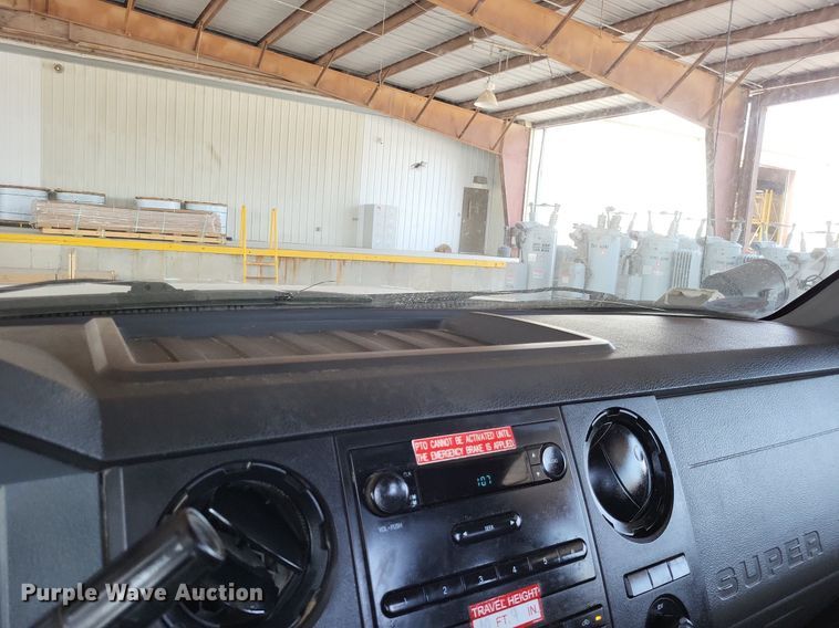 image for item LS9547 2012 Ford F550 Super Duty XL  bucket truck