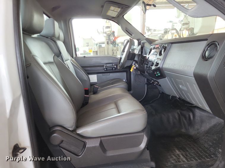 image for item LS9547 2012 Ford F550 Super Duty XL  bucket truck