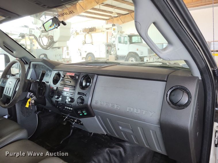 image for item LS9547 2012 Ford F550 Super Duty XL  bucket truck