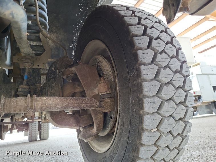 image for item LS9547 2012 Ford F550 Super Duty XL  bucket truck