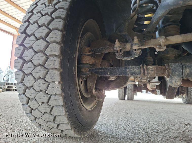 image for item LS9547 2012 Ford F550 Super Duty XL  bucket truck