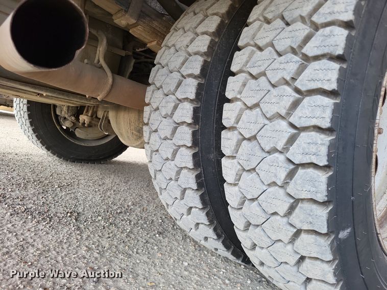 image for item LS9547 2012 Ford F550 Super Duty XL  bucket truck