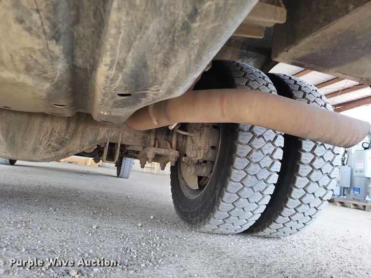 image for item LS9547 2012 Ford F550 Super Duty XL  bucket truck