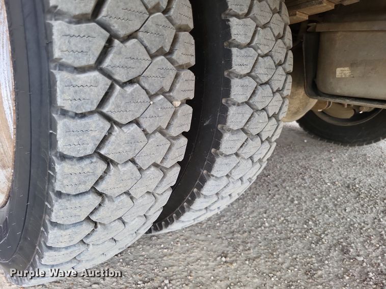 image for item LS9547 2012 Ford F550 Super Duty XL  bucket truck