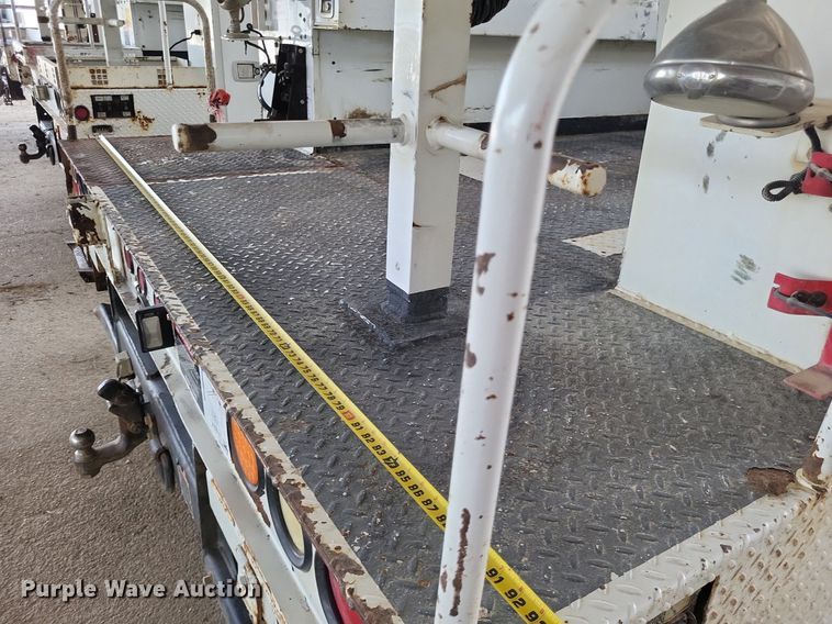 image for item LS9547 2012 Ford F550 Super Duty XL  bucket truck