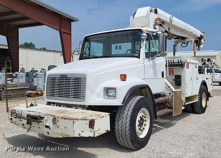 image for item LS9548 2003 Freightliner FL80  bucket truck