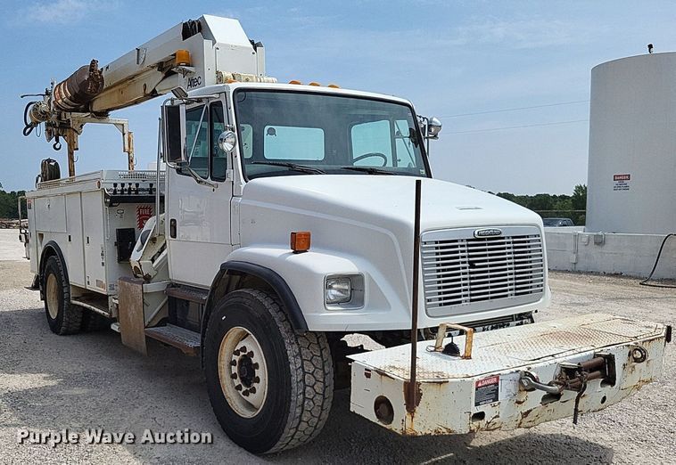 image for item LS9548 2003 Freightliner FL80  bucket truck
