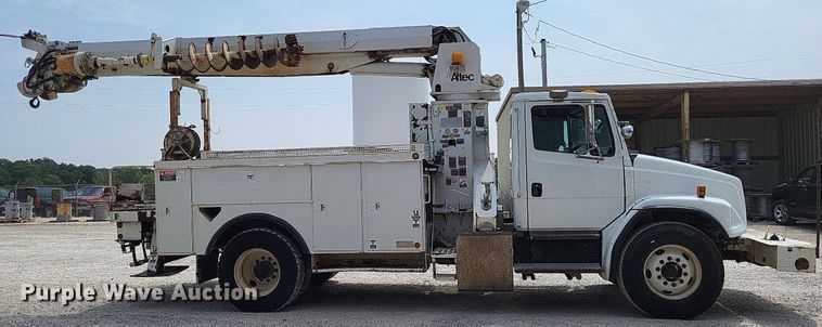 image for item LS9548 2003 Freightliner FL80  bucket truck