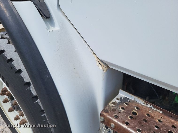 image for item LS9548 2003 Freightliner FL80  bucket truck