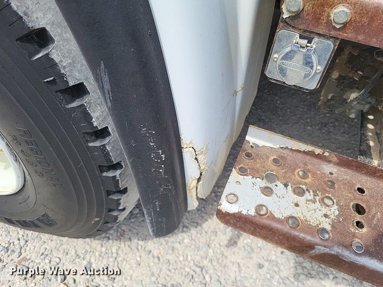 image for item LS9548 2003 Freightliner FL80  bucket truck