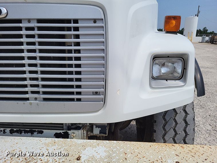 image for item LS9548 2003 Freightliner FL80  bucket truck