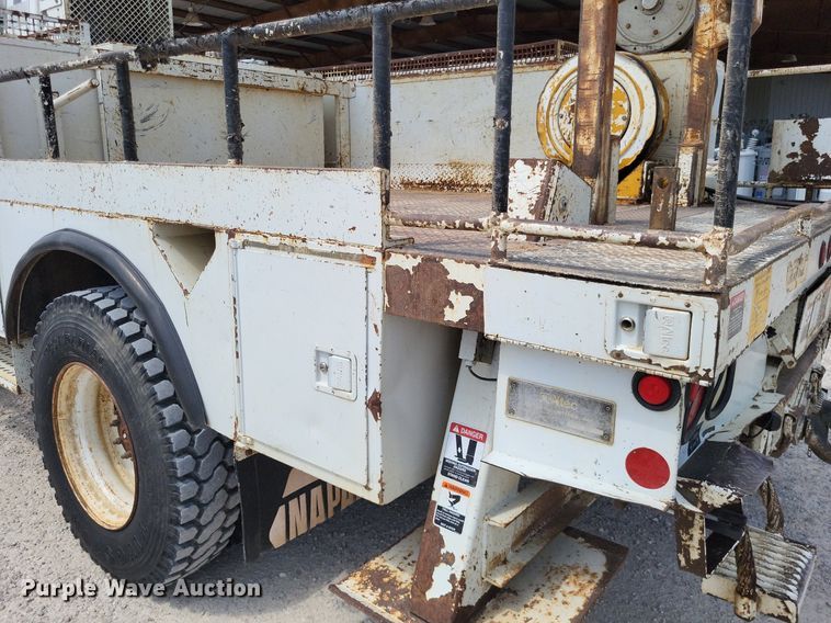 image for item LS9548 2003 Freightliner FL80  bucket truck