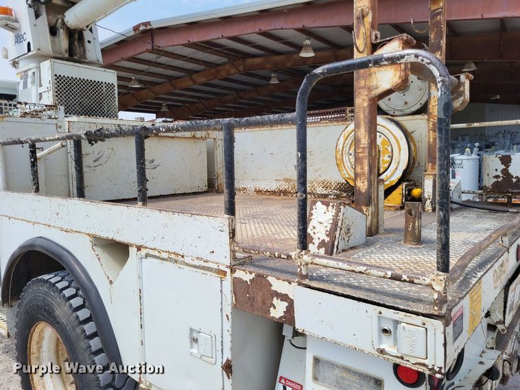 image for item LS9548 2003 Freightliner FL80  bucket truck