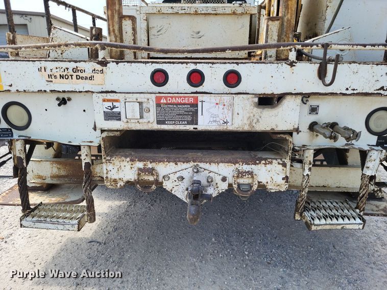 image for item LS9548 2003 Freightliner FL80  bucket truck