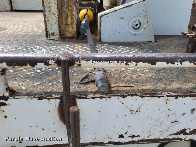 image for item LS9548 2003 Freightliner FL80  bucket truck