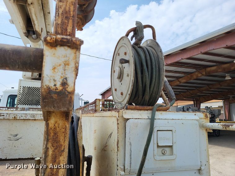 image for item LS9548 2003 Freightliner FL80  bucket truck