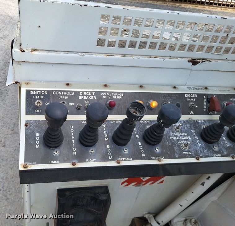 image for item LS9548 2003 Freightliner FL80  bucket truck