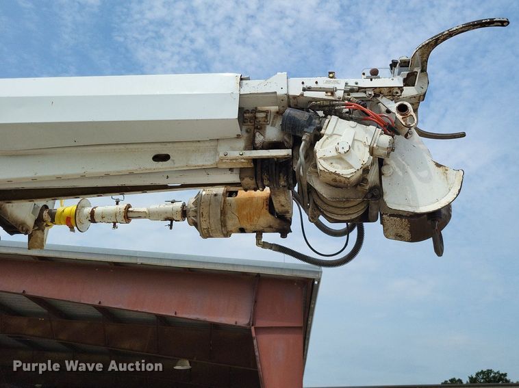 image for item LS9548 2003 Freightliner FL80  bucket truck