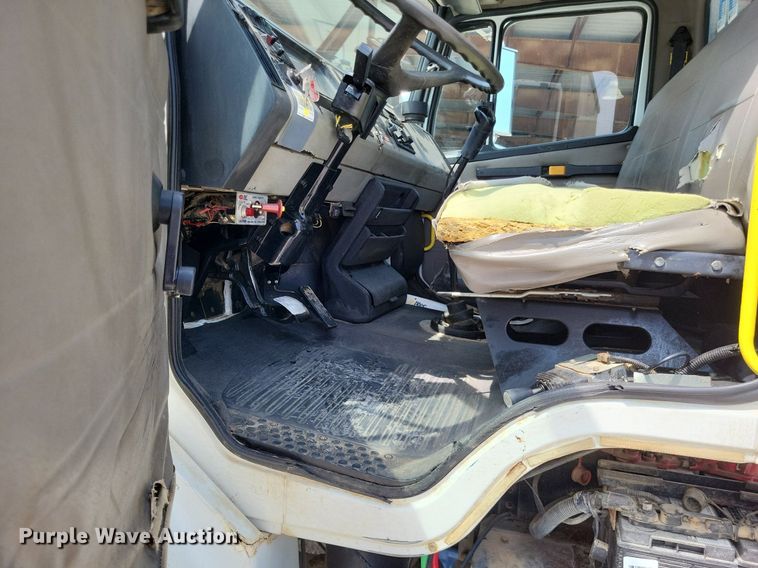 image for item LS9548 2003 Freightliner FL80  bucket truck