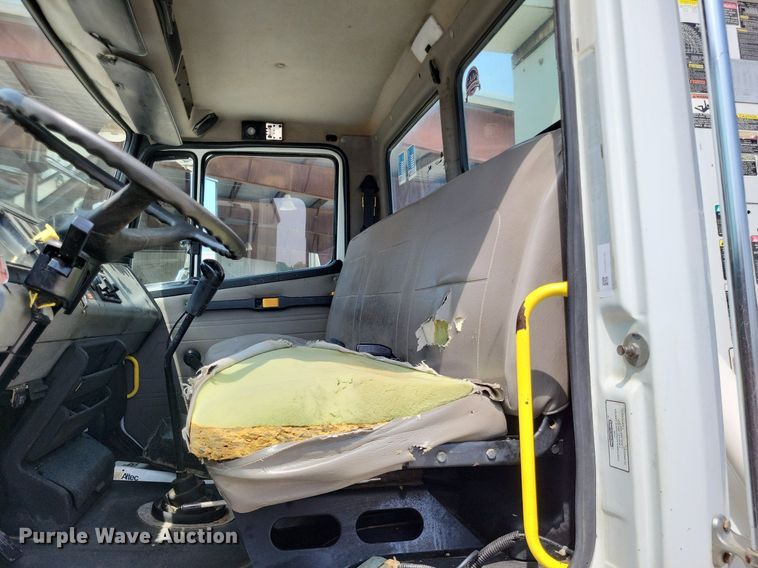 image for item LS9548 2003 Freightliner FL80  bucket truck