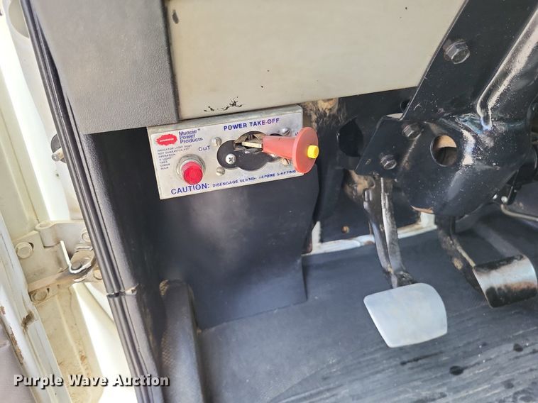 image for item LS9548 2003 Freightliner FL80  bucket truck