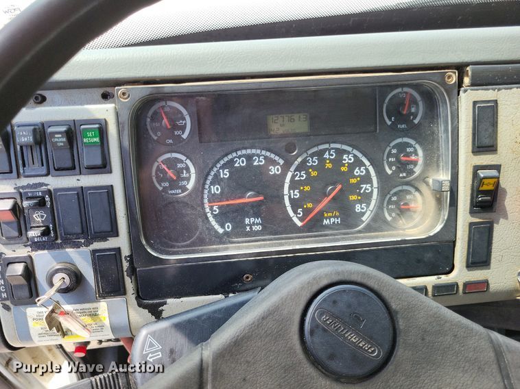 image for item LS9548 2003 Freightliner FL80  bucket truck