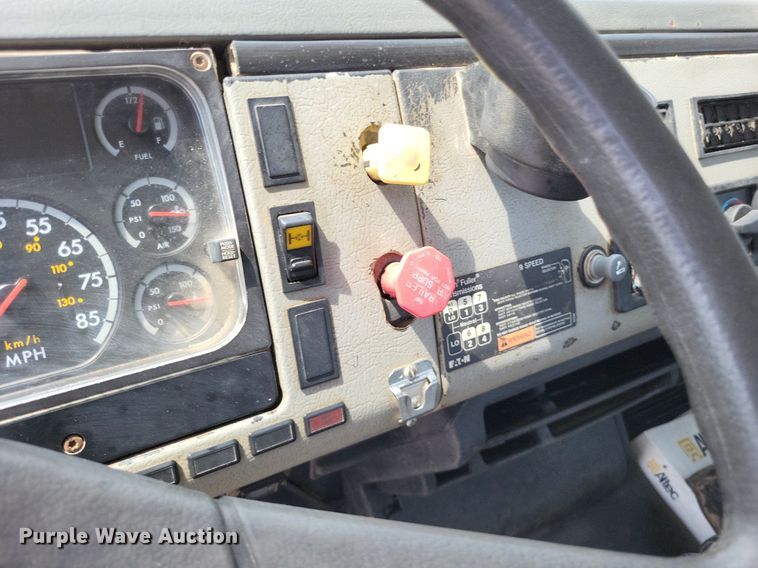 image for item LS9548 2003 Freightliner FL80  bucket truck