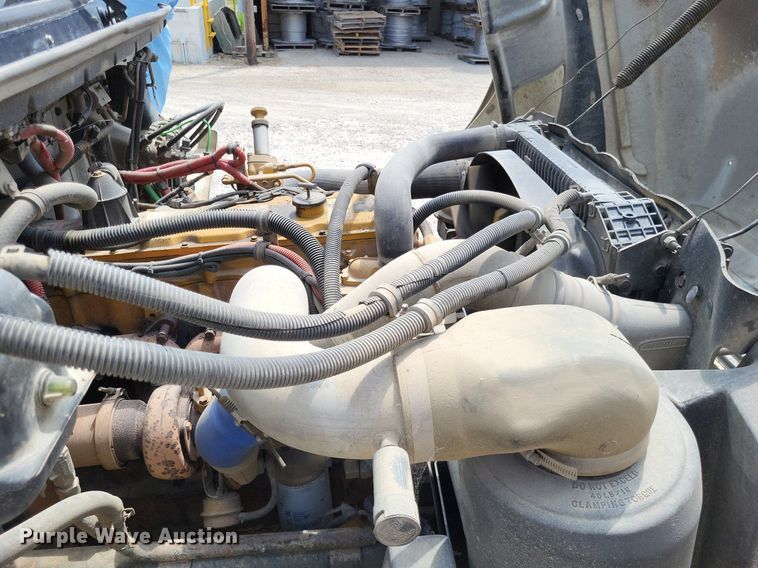 image for item LS9548 2003 Freightliner FL80  bucket truck