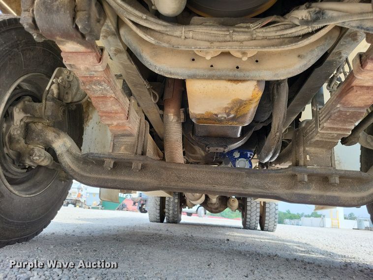 image for item LS9548 2003 Freightliner FL80  bucket truck