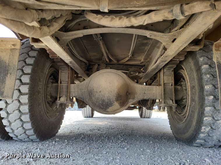 image for item LS9548 2003 Freightliner FL80  bucket truck