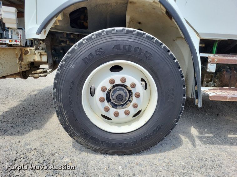 image for item LS9548 2003 Freightliner FL80  bucket truck