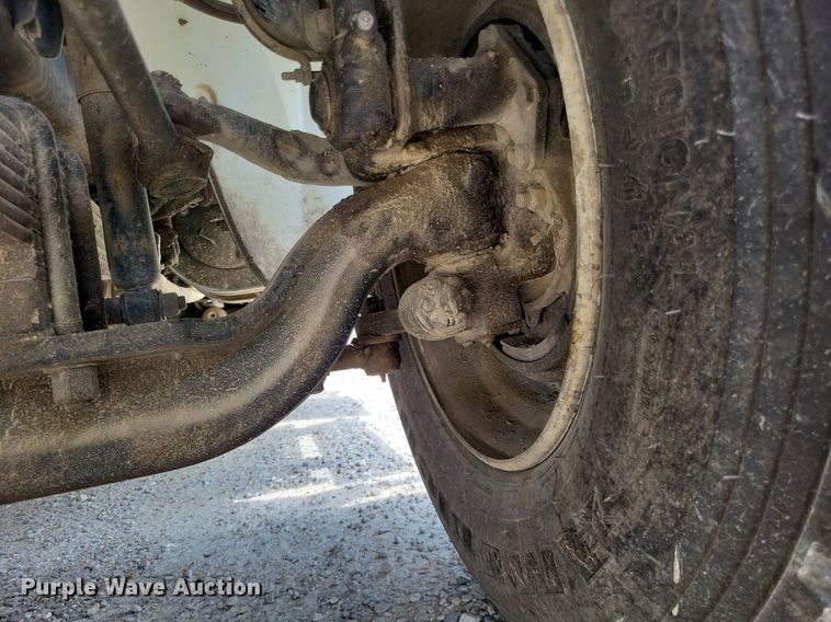 image for item LS9548 2003 Freightliner FL80  bucket truck