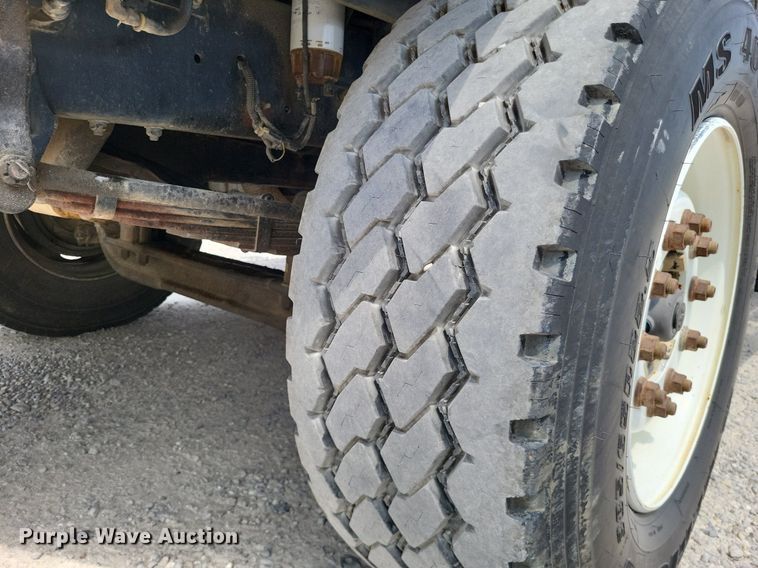 image for item LS9548 2003 Freightliner FL80  bucket truck