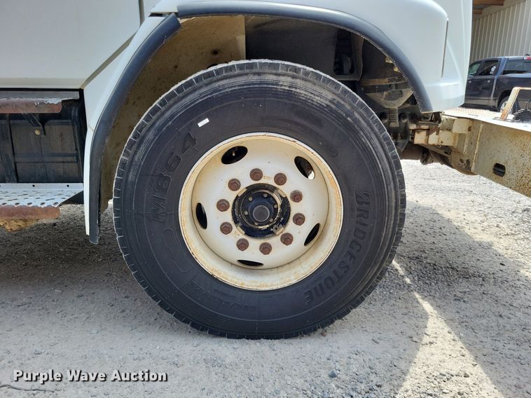 image for item LS9548 2003 Freightliner FL80  bucket truck