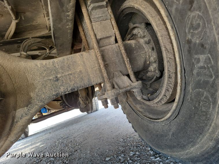 image for item LS9548 2003 Freightliner FL80  bucket truck