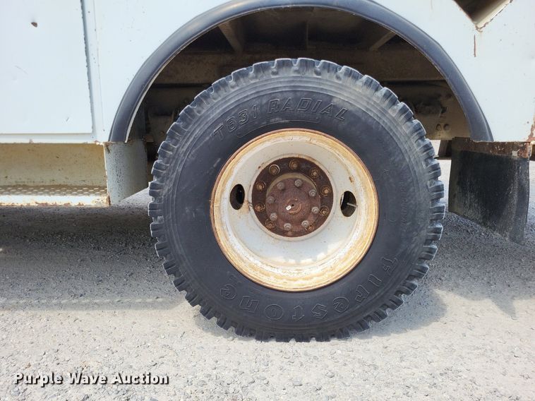 image for item LS9548 2003 Freightliner FL80  bucket truck