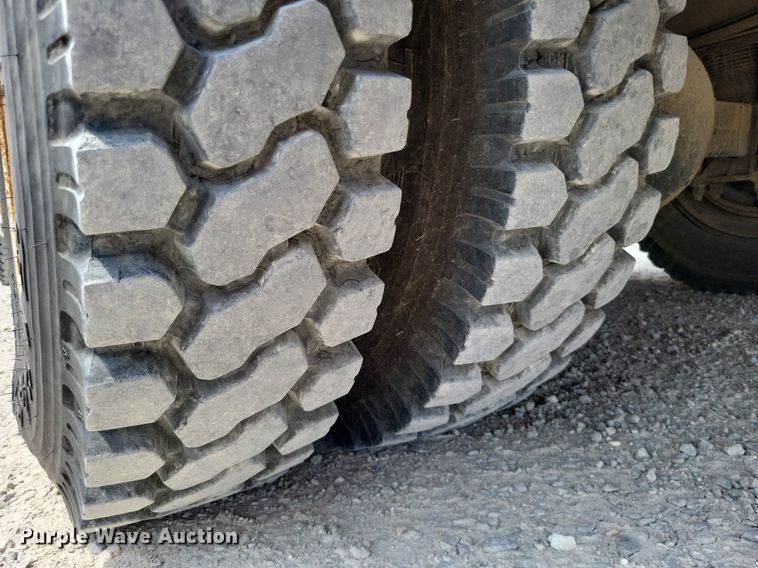 image for item LS9548 2003 Freightliner FL80  bucket truck