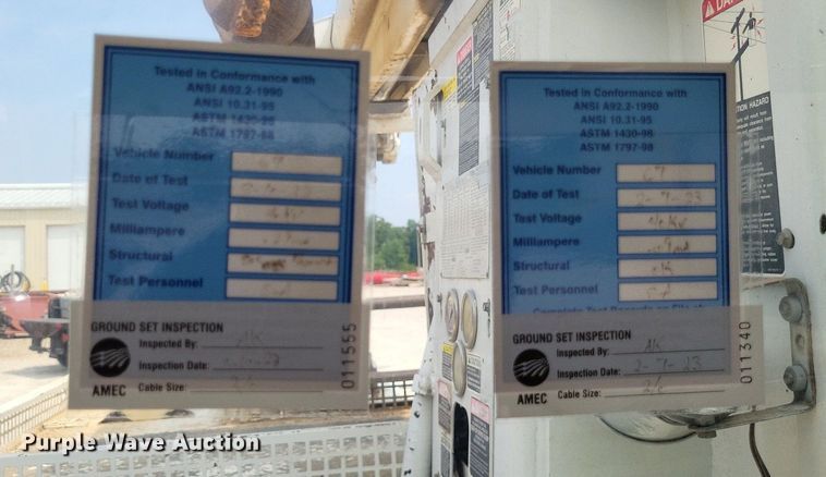 image for item LS9548 2003 Freightliner FL80  bucket truck