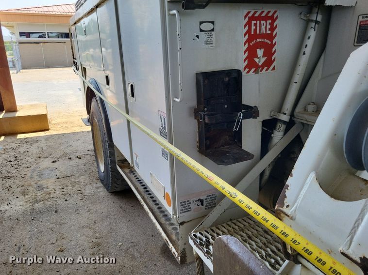 image for item LS9548 2003 Freightliner FL80  bucket truck