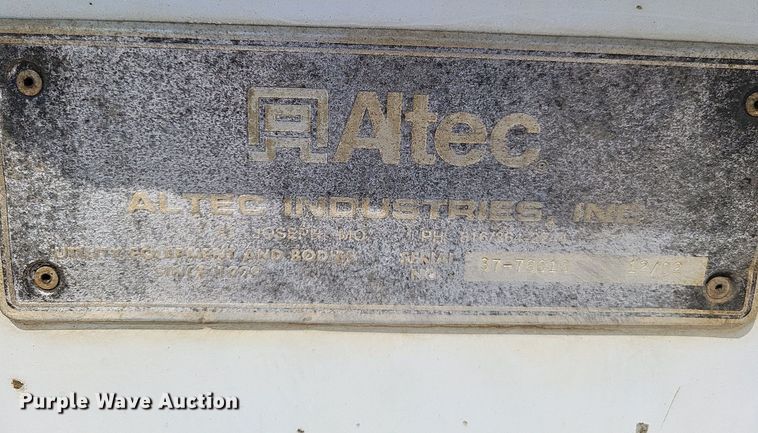 image for item LS9548 2003 Freightliner FL80  bucket truck