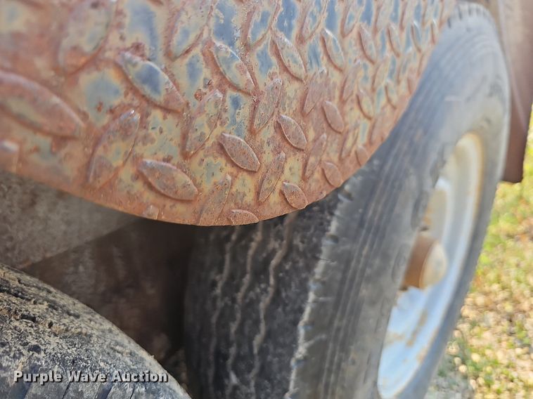 image for item LW9656 1993 Double L  utility trailer