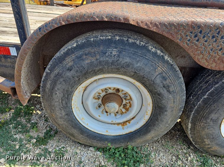 image for item LW9656 1993 Double L  utility trailer