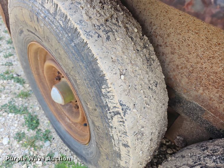 image for item LW9657 1999 Double L  utility trailer