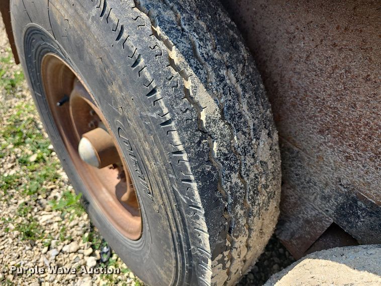 image for item LW9657 1999 Double L  utility trailer