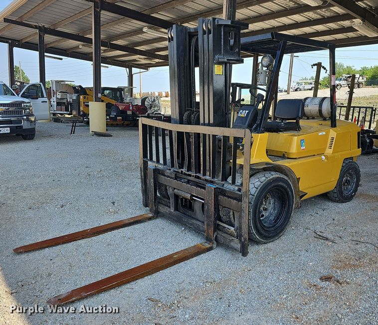 image for item LW9661 Caterpillar GPL40  forklift