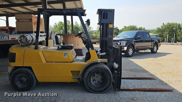 image for item LW9661 Caterpillar GPL40  forklift