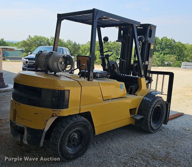 image for item LW9661 Caterpillar GPL40  forklift