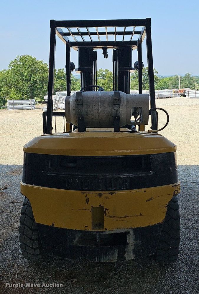 image for item LW9661 Caterpillar GPL40  forklift