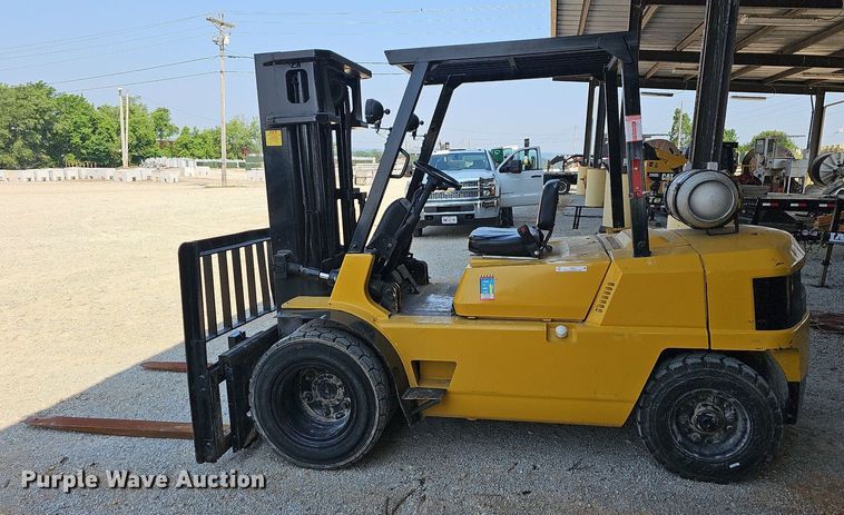 image for item LW9661 Caterpillar GPL40  forklift