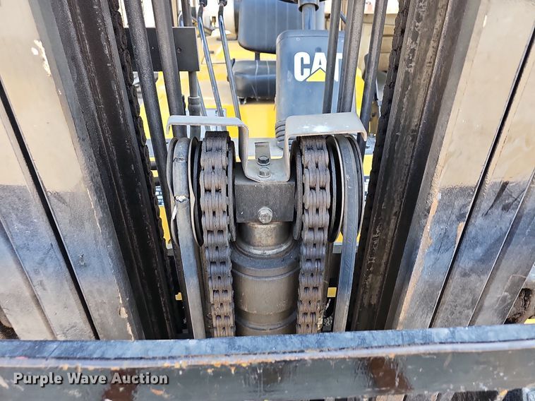 image for item LW9661 Caterpillar GPL40  forklift